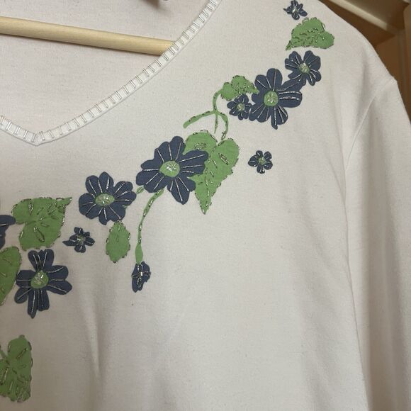 drapers and damons Women’s Top XL Embroidered Floral Neckline Purple Green - Picture 4 of 10